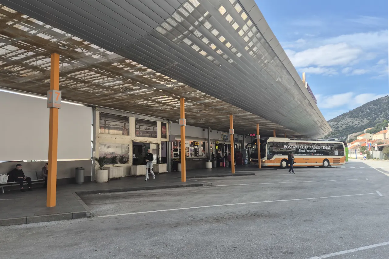 dubrovnik-bus-station-gruz-main-terminal Dubrovnik main bus station in Gruž with platforms and buses waiting