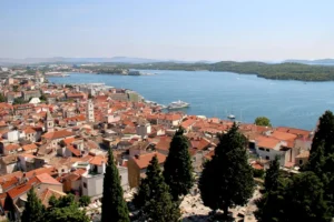 Croatian coastal town illustrating areas that could be affected by the new Croatian tourism law