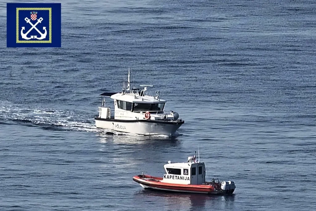 Croatian rescue vessels searching for an Austrian skipper missing near Šolta