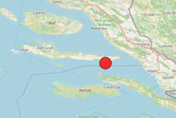 Map showing the epicentre of the earthquake near the island of Hvar