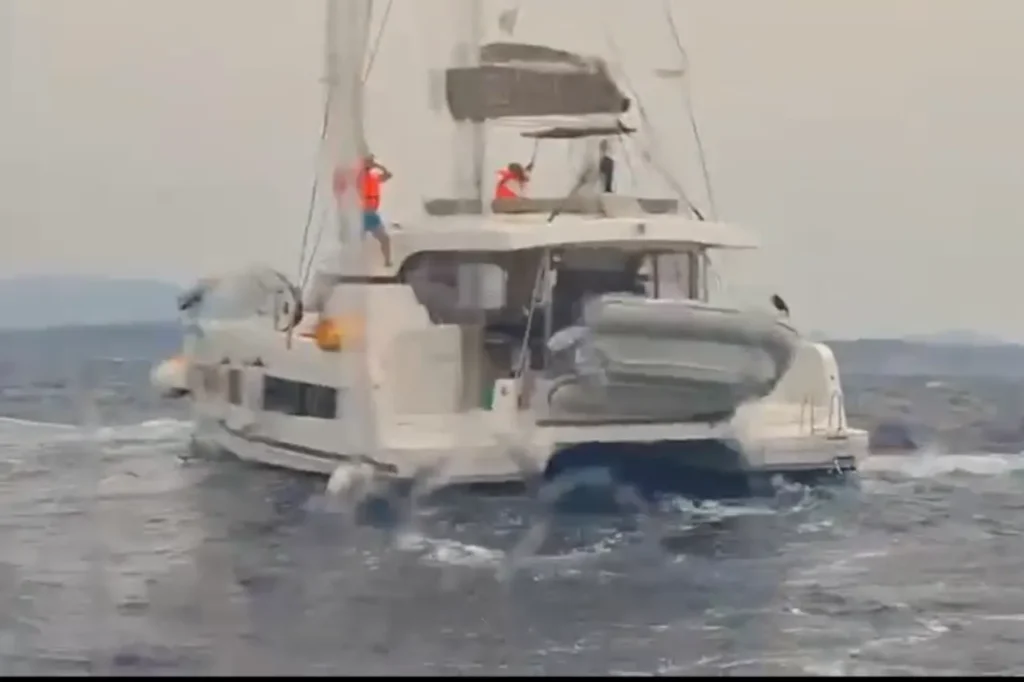 Catamaran in rough seas during the search for the missing Austrian skipper fell from a charter catamaran near Šolta