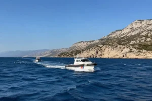 Search for missing Portuguese tourists in Croatia during severe bura conditions in the Velebit Channel.