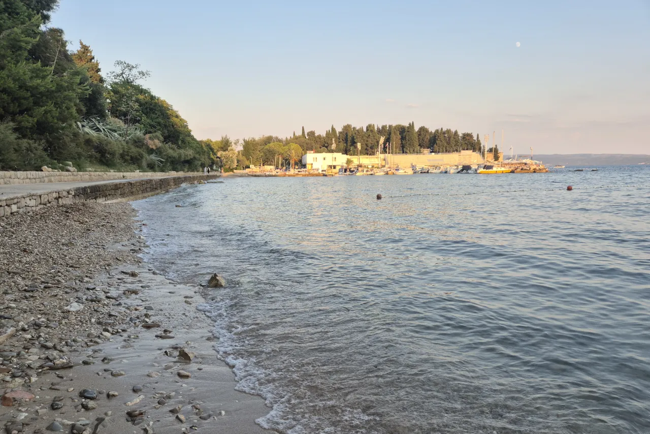 Dog beaches in Split: Zvončac Dog Beach with a large park nearby